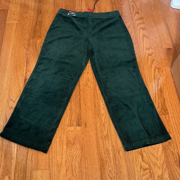 NWT  avenue WOMEN DARK GREEN VELVET PANTS wide legs ELASTIC WAIST IN SIZE 14/16 - Picture 6 of 8